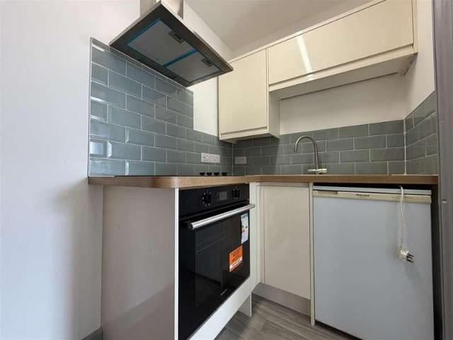 Studio for rent in St. Austell, Cornwall