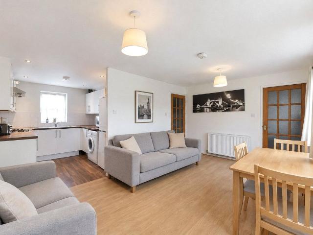 House for rent in London Borough of Merton, Raynes Park