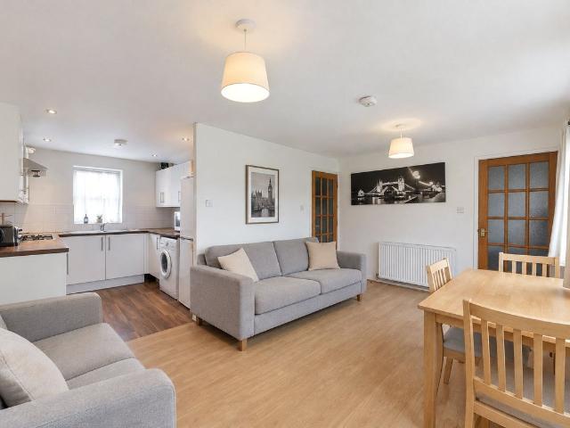 House for rent in London Borough of Merton, Raynes Park