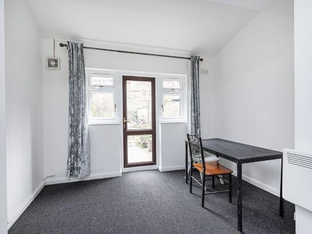 Studio for rent in Clapton, Lower Clapton