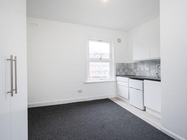 Apartment for rent in Lower Clapton, Greater London