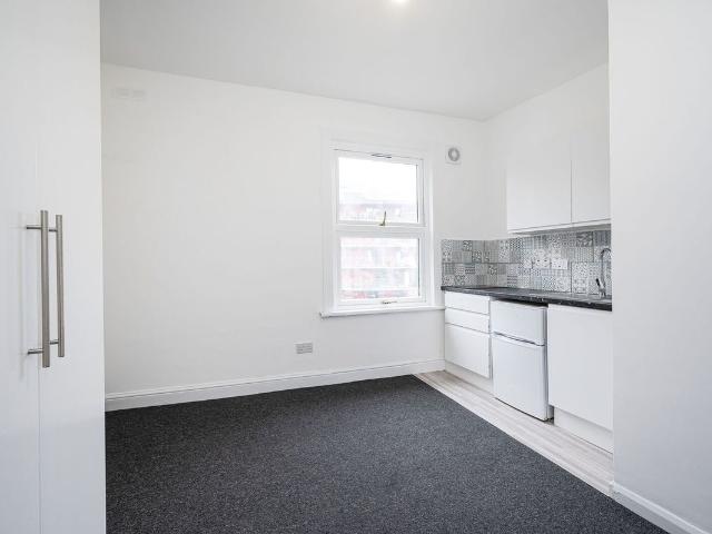 Studio for rent in Lower Clapton, Greater London