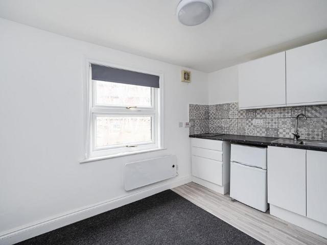 Apartment for rent in Lower Clapton, Greater London