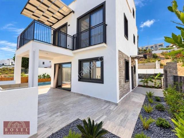 Yukarı, Bodrum içerisinde satılık Villa
