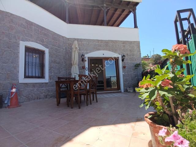 Yukarı, Bodrum içerisinde kiralık mülk
