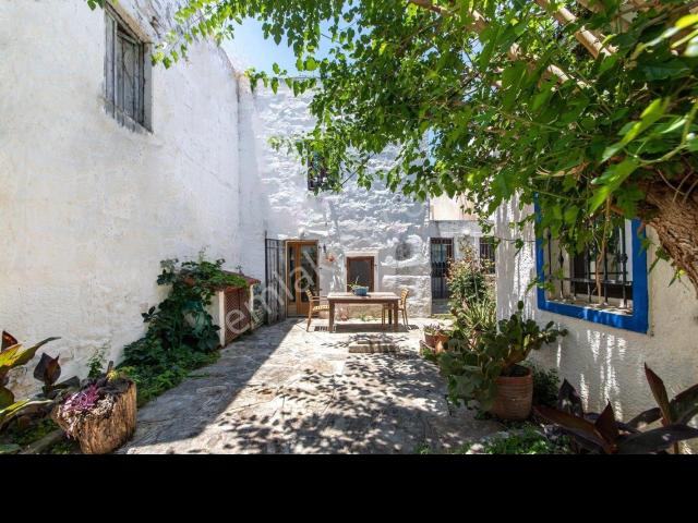 Tepecik Mahallesi, Bodrum içerisinde satılık Villa