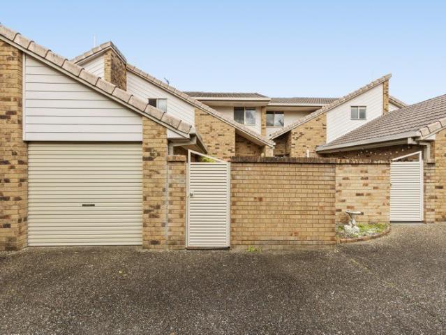 Townhouse for sale in Fernbrook, Queensland