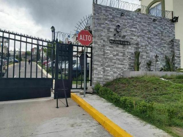 BOG SE VENDE CASA CON AMPLIACION EN URBI VILLAS DEL REY, HUEHUETOCA
