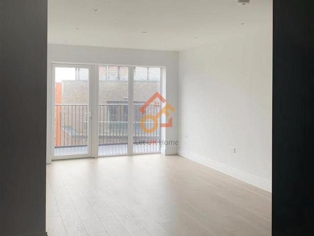 Apartment for rent in London Borough of Ealing, Greater London