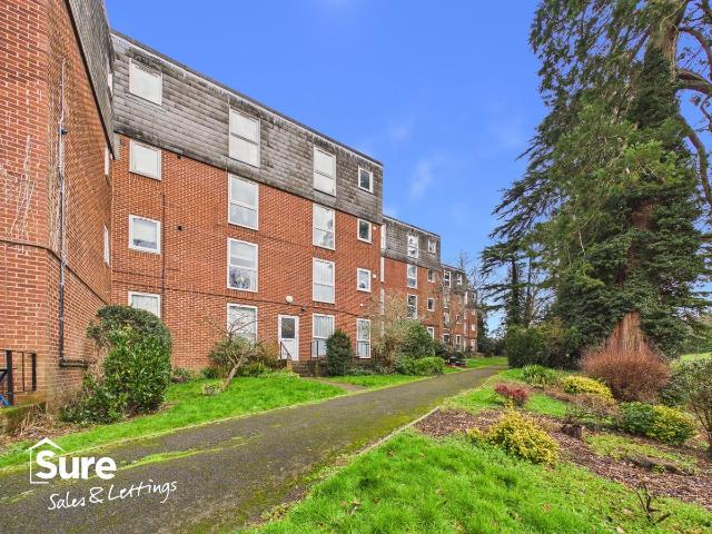 Room for rent in Highfield, Pouchen End
