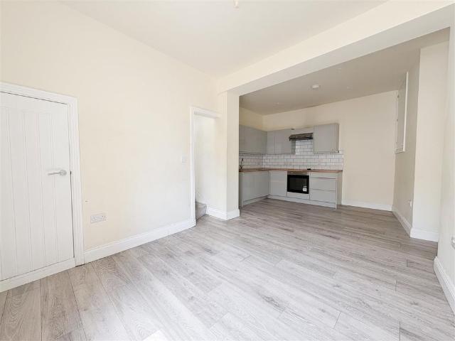 Apartment for rent in Silverhill, Guestling Green