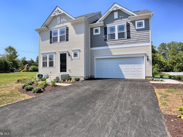 House for sale in Bunker Hill, West Virginia