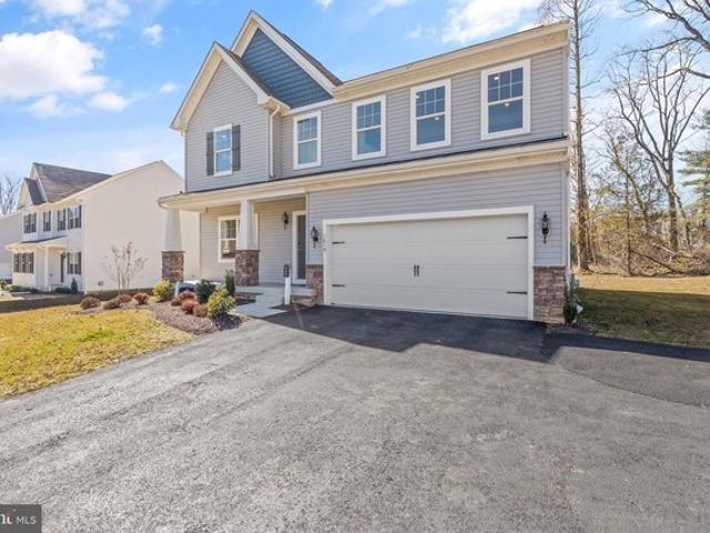 House for sale in Bunker Hill, West Virginia
