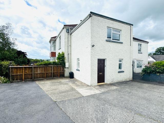 House for rent in Cwmffrwd, Wales