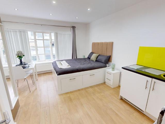 Studio for rent in Ropewalks, Calderstones