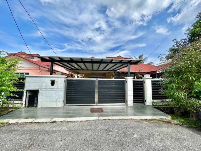 Residential House for sale in Tanjong Sepat, Selangor