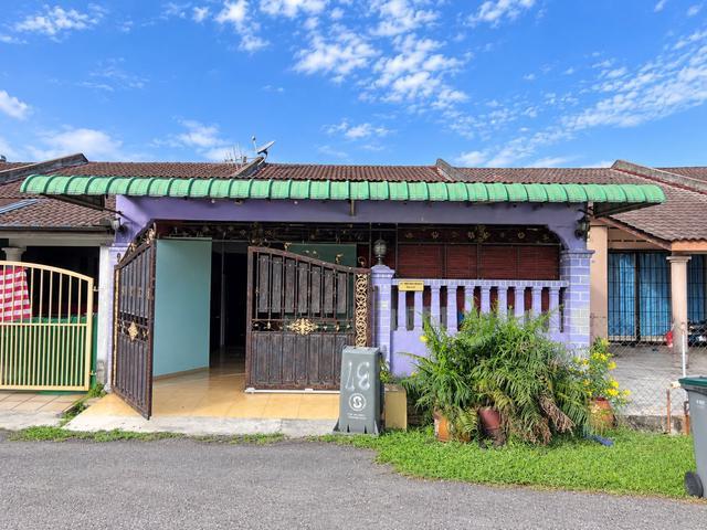 Terraced House for sale in Malaka
