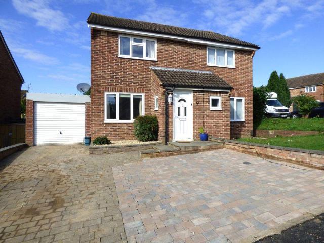 House for rent in Pachesham Park, Surrey