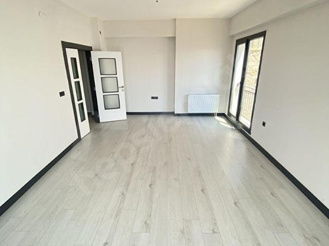 Bayrakli, İzmir içerisinde satılık mülk