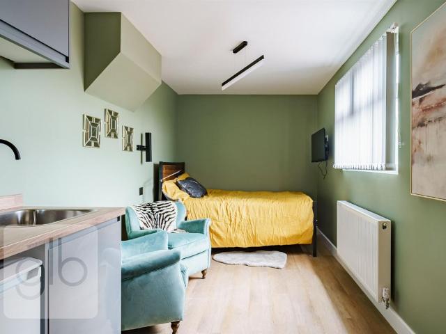Room for rent in West Midlands
