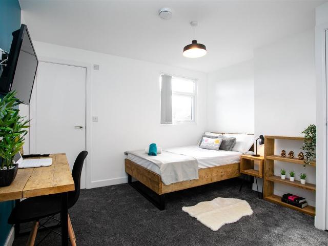 Room for rent in West Midlands