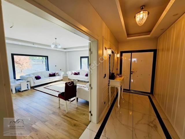 Bölme, Uşak Merkez içerisinde satılık Villa