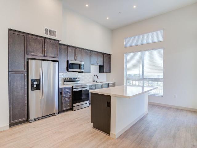 Apartment for rent in Midway City, California