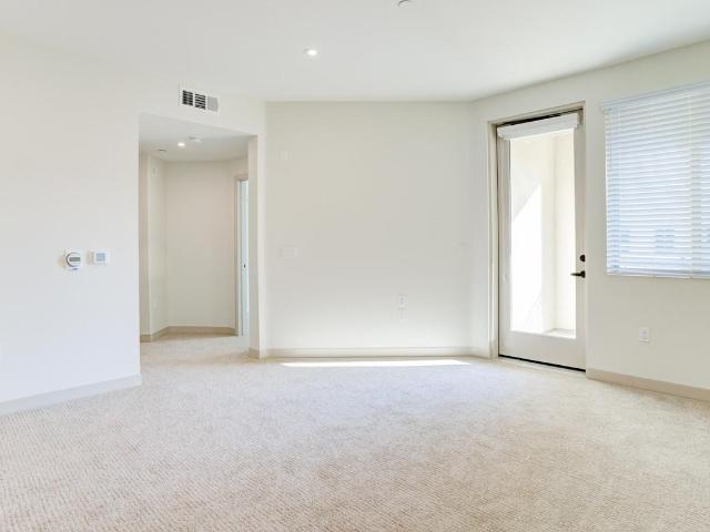 Apartment for rent in Midway City, California