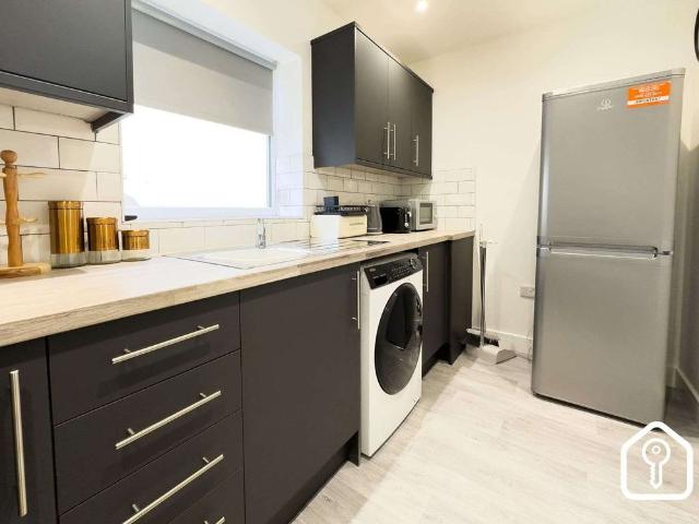 Room for rent in Page Hall, South Yorkshire