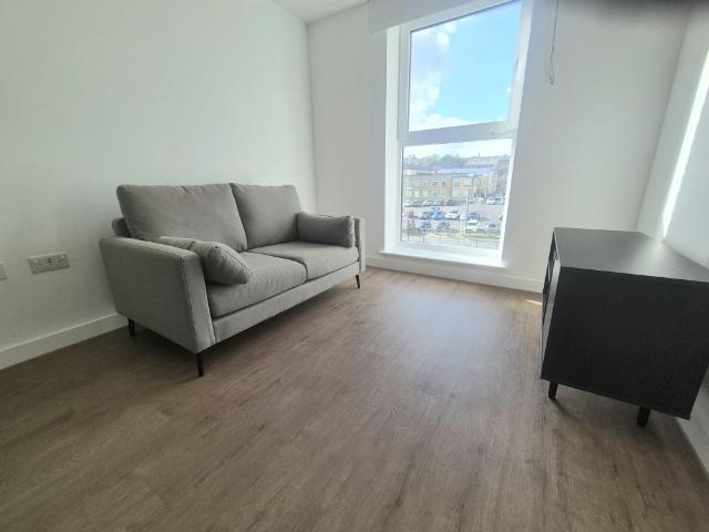 Apartment for rent in Woolshops, Calderdale