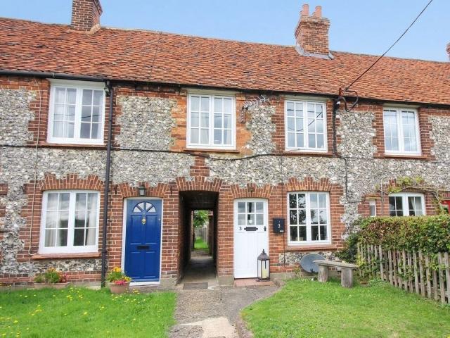 Apartment for rent in Piddington and Wheeler End, Lane End