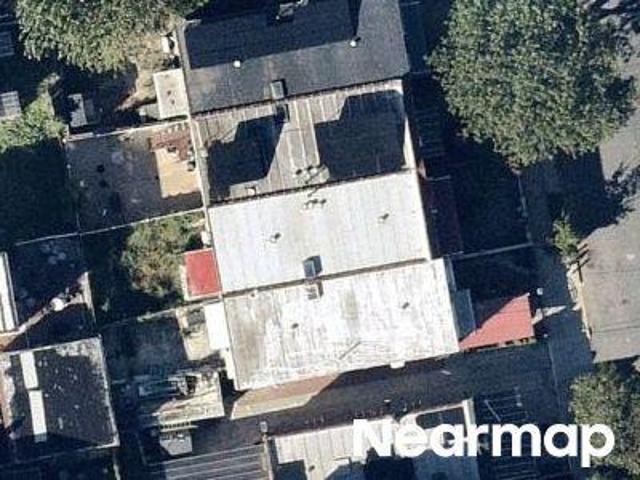 House for sale in The Bronx, Arverne