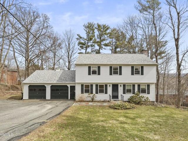 House for sale in Lenox House for sale in Lenox