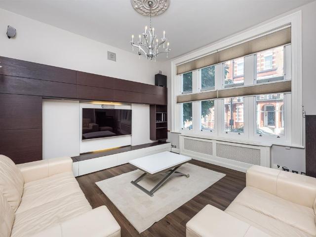 Apartment for rent in South Kensington, Greater London