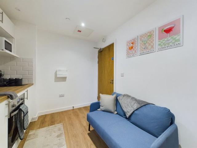 Studio for rent in Salford, Greater Manchester