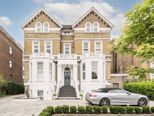 Apartment for rent in Strand-on-the-Green, Greater London