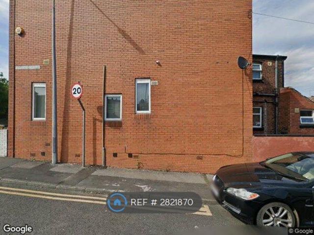 Room for rent in Moses Gate, Lee Bank