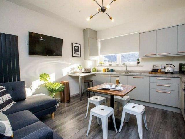 Room for rent in Lee Bank, Greater Manchester