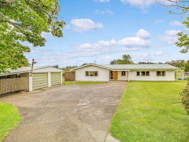 House for rent in Awhitu, Oroua County