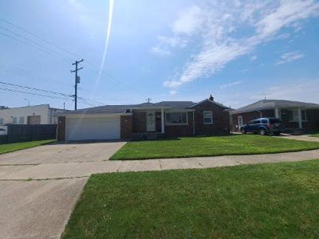 House for sale in Saint Clair Shores