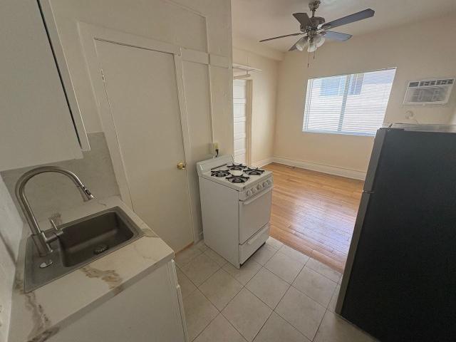 Apartment for rent in Canoga Park, California