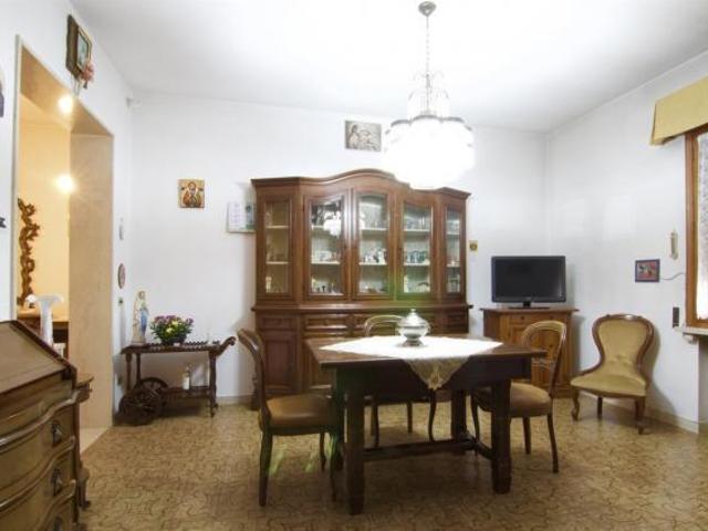 Villa Indipendente in vendita a San Pietro di Morubio, Verona
