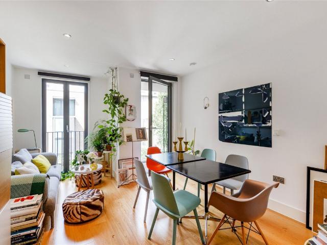 Apartment for rent in Portobello Square, Greater London