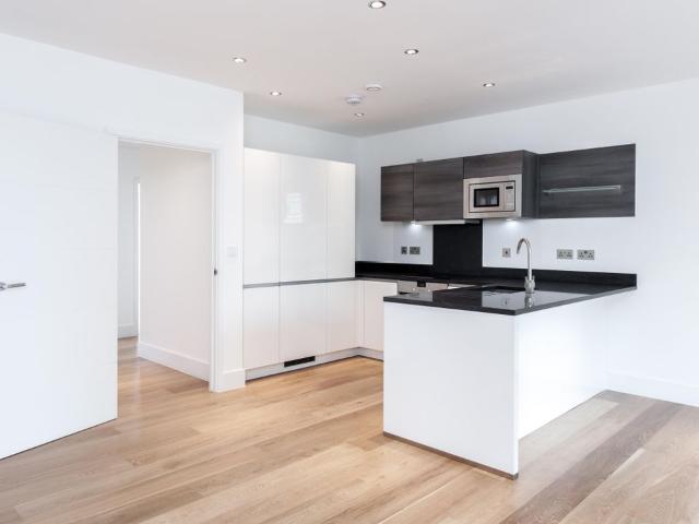 Apartment for rent in North Kensington, Greater London