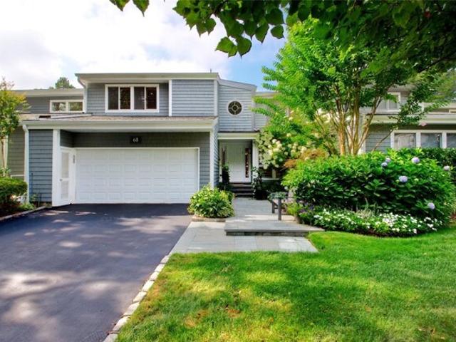 Condo for sale in Manhasset