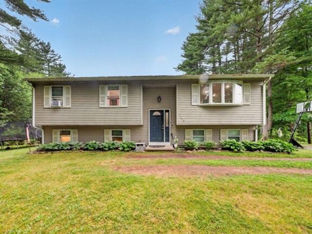 House for sale in Charlton, Massachusetts