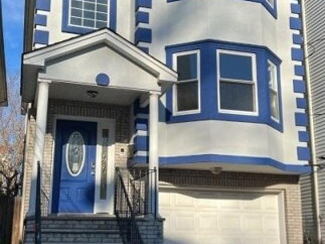 House for sale in Elizabeth, New Jersey