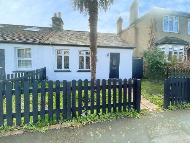 House for rent in Englefield Green, Runnymede