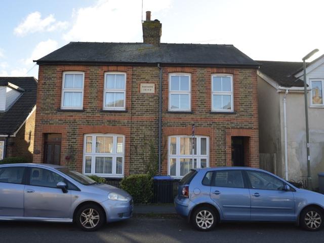 House for rent in Row Town, Surrey