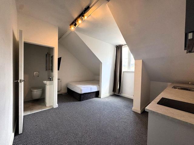 Studio for rent in London Borough of Ealing, Greater London